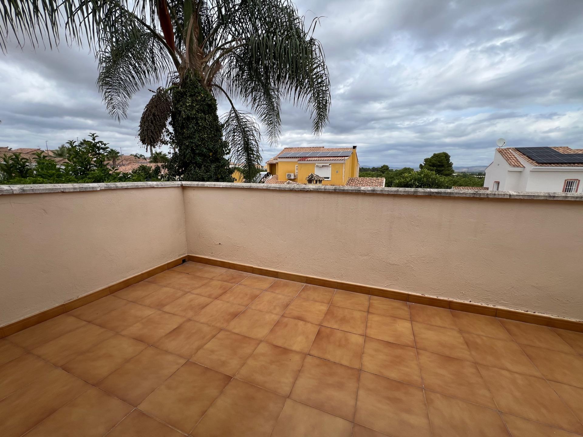 Villa te koop in Lliria