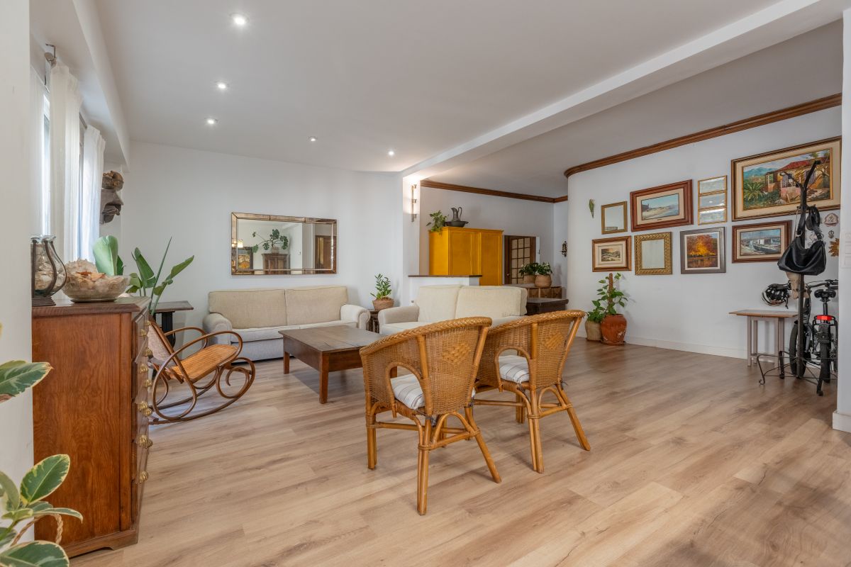 Appartement met panoramisch uitzicht te koop in Valencia stad – El Mercat