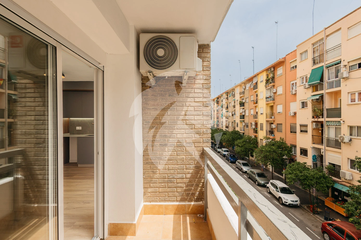 Appartement met balkon te koop in Valencia stad – Camins al Grau