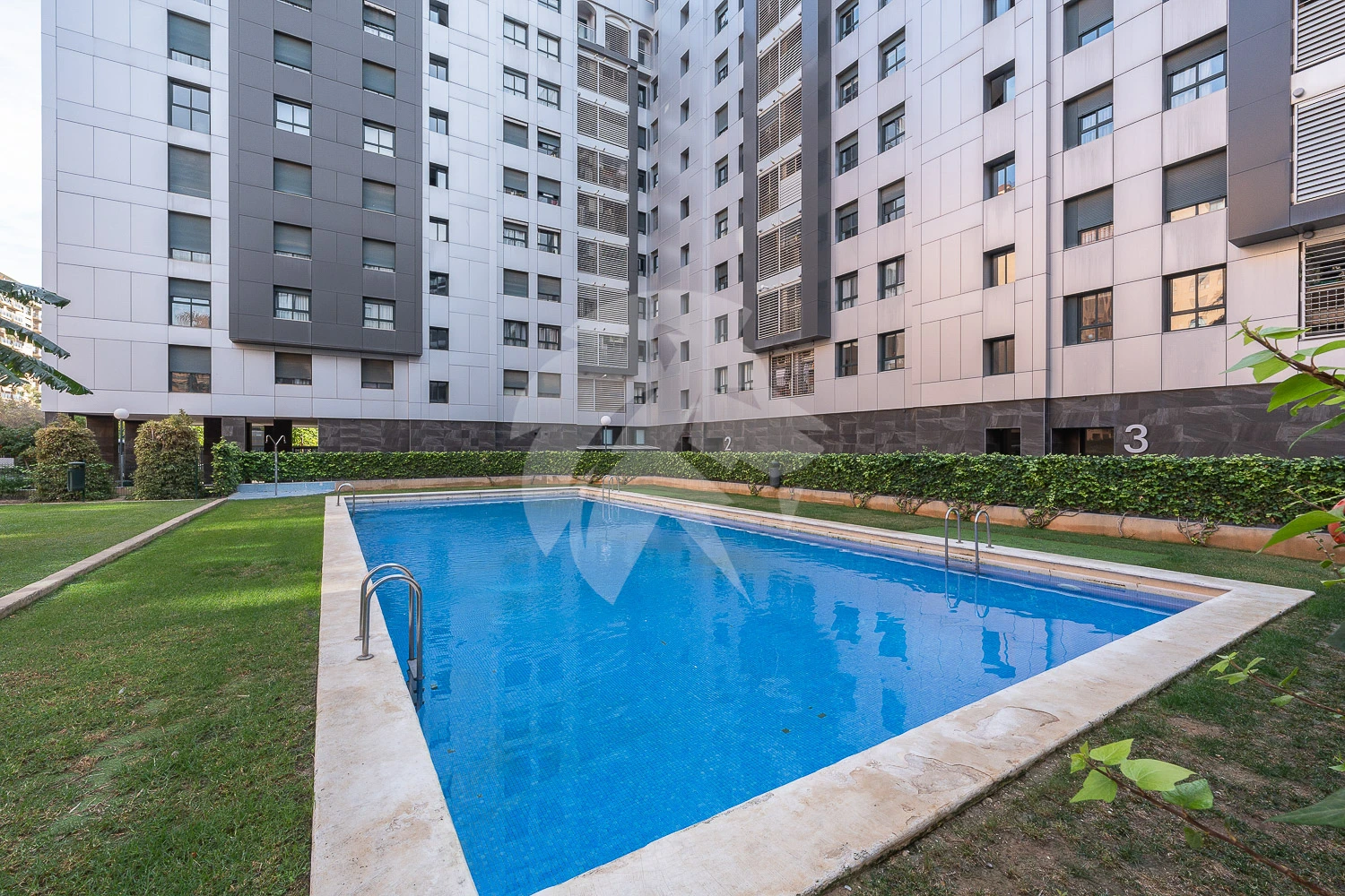 Luxe appartement met padelbaan en zwembad in Valencia
