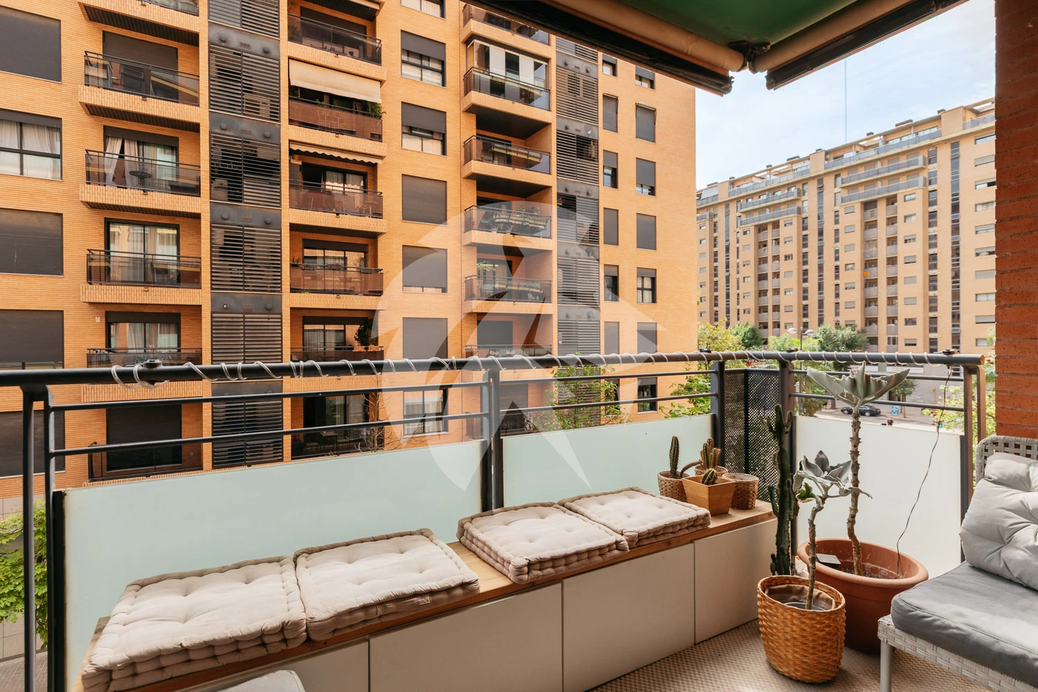 Modern appartement met lift en privé terras in Valencia