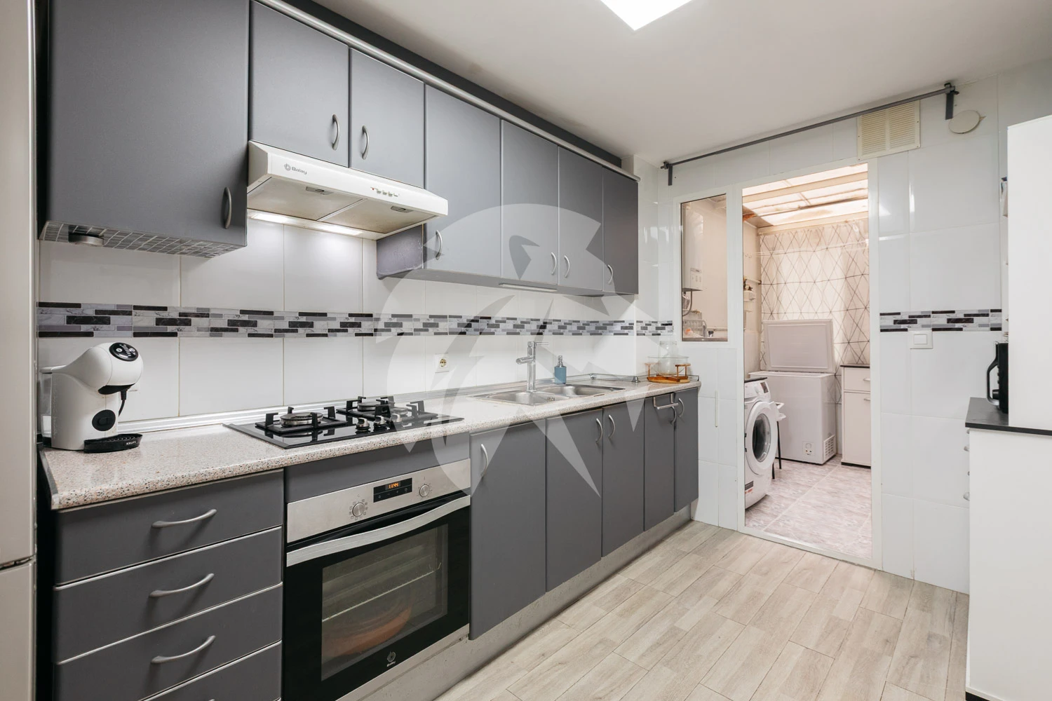 Ruim appartement met privé terras in Valencia – Patraix