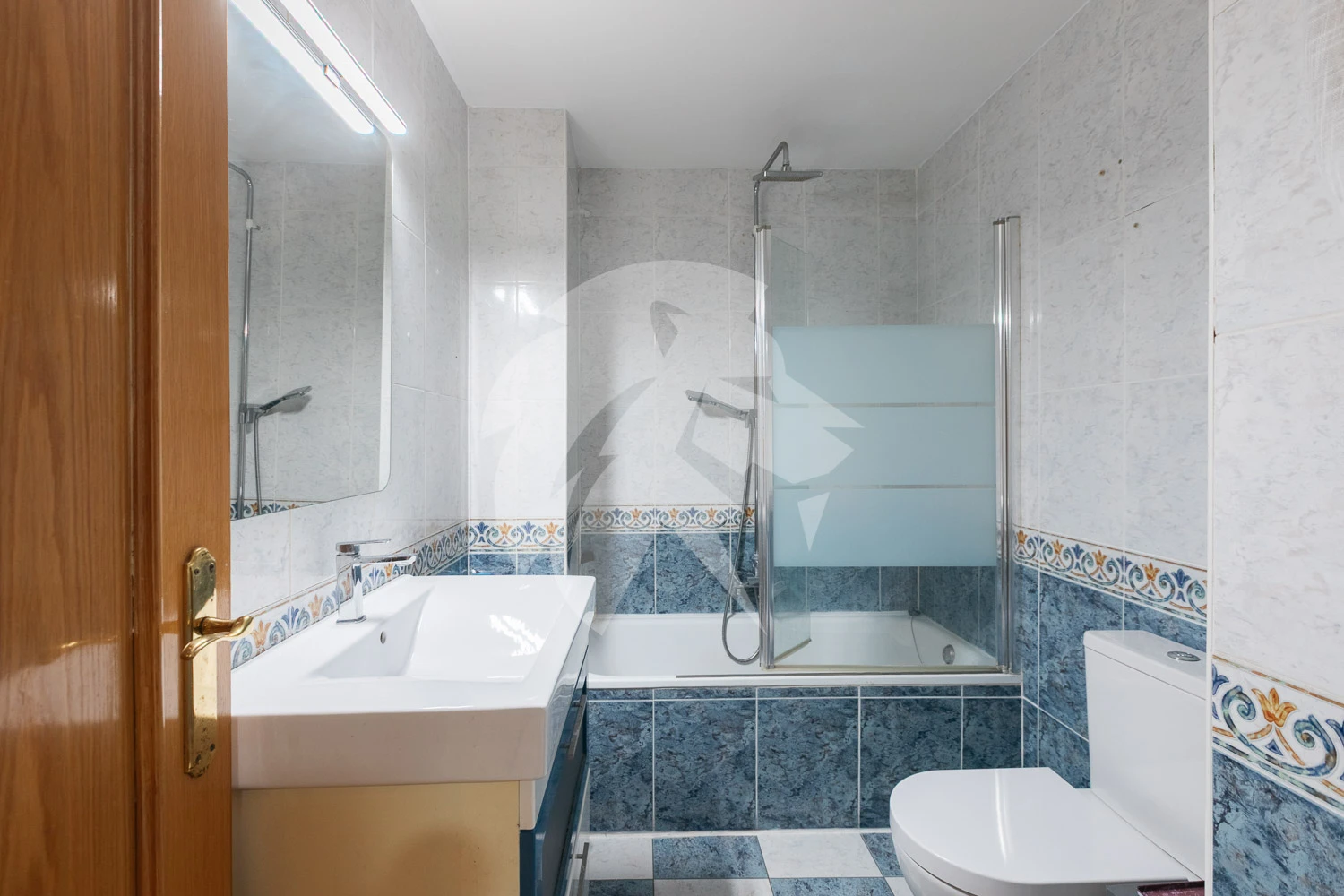 Ruim appartement met privé terras in Valencia – Patraix