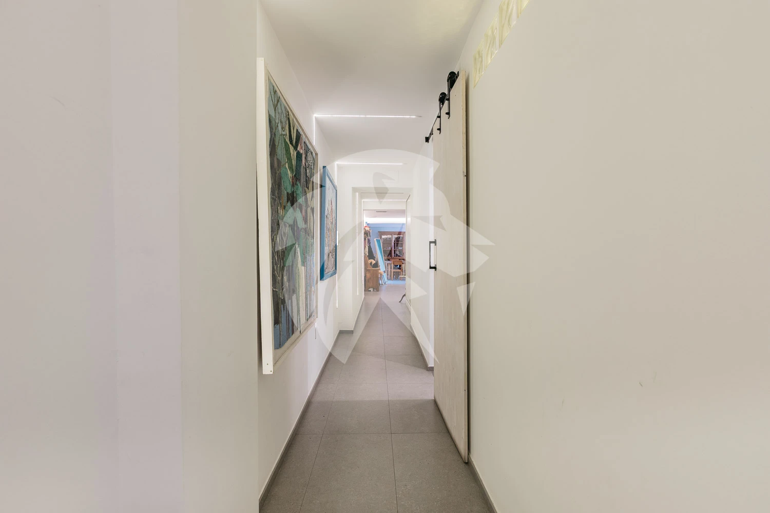 Ruim appartement met twee terrassen in centrum Valencia