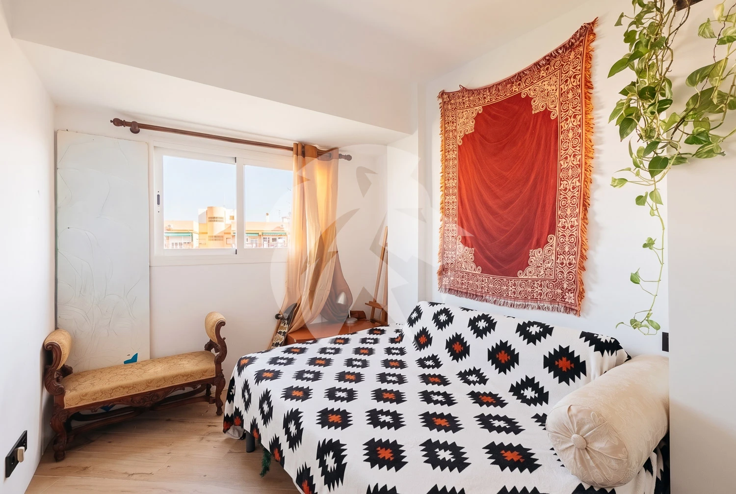 Gerenoveerd appartement met balkon te koop in Valencia stad – Morvedre