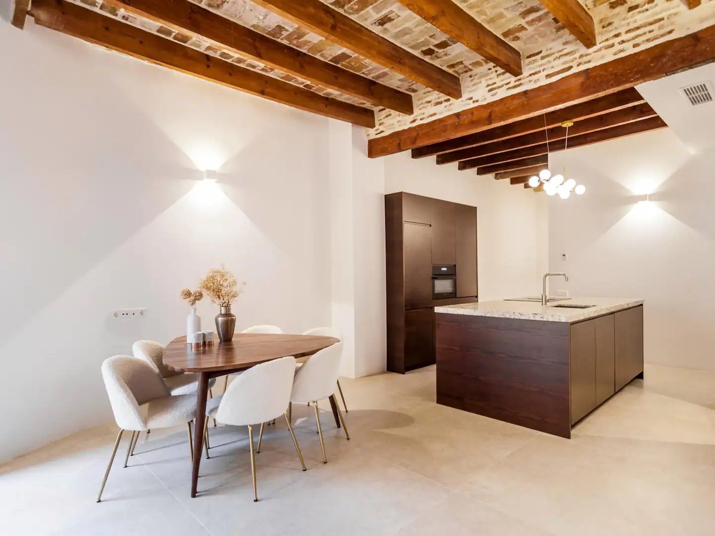 Gerenoveerd appartement te koop in Valencia stad – El Carmen