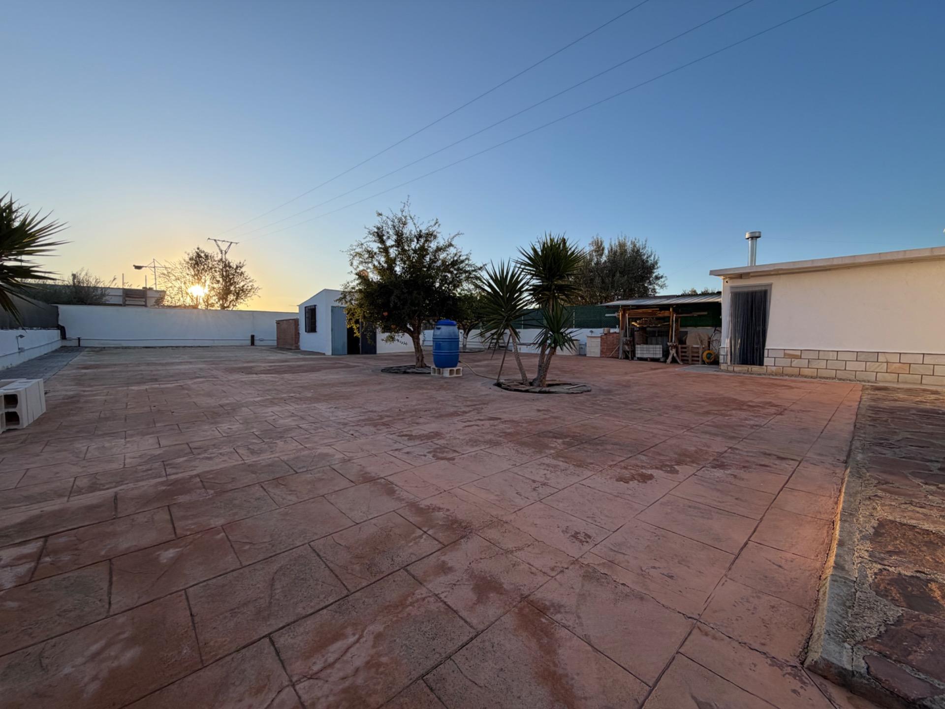 Villa te koop in Lliria