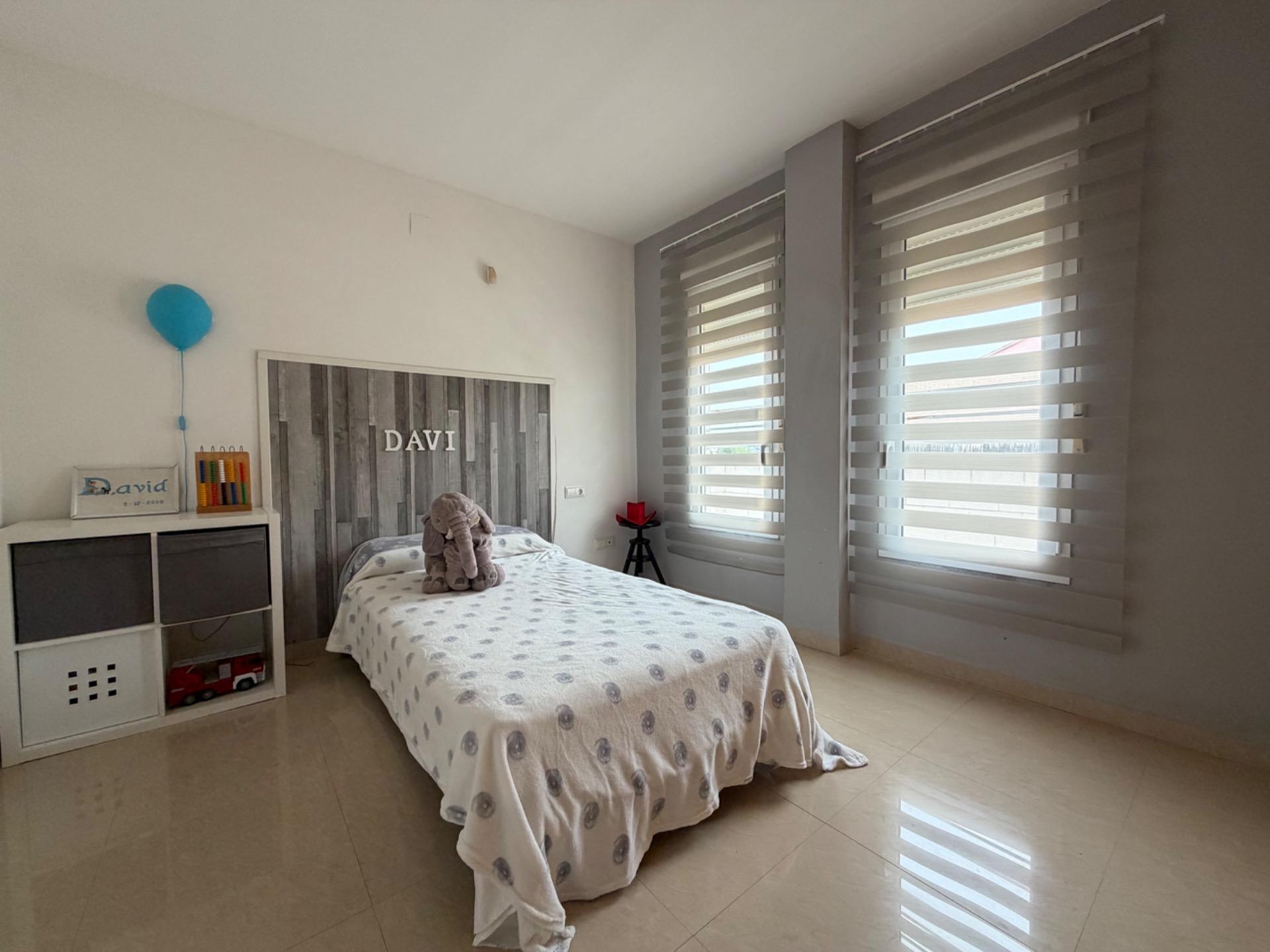 Villa te koop in La Pobla de Vallbona