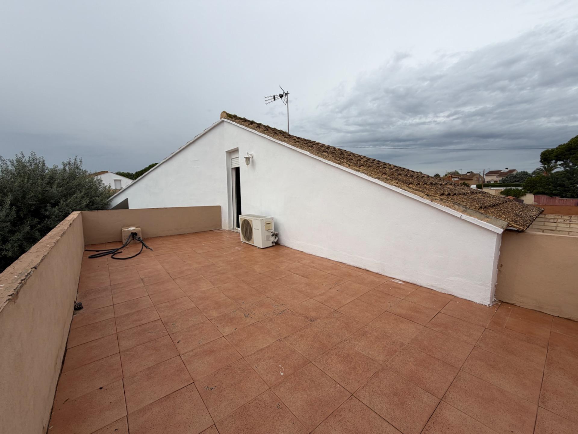 Villa te koop in La Pobla de Vallbona