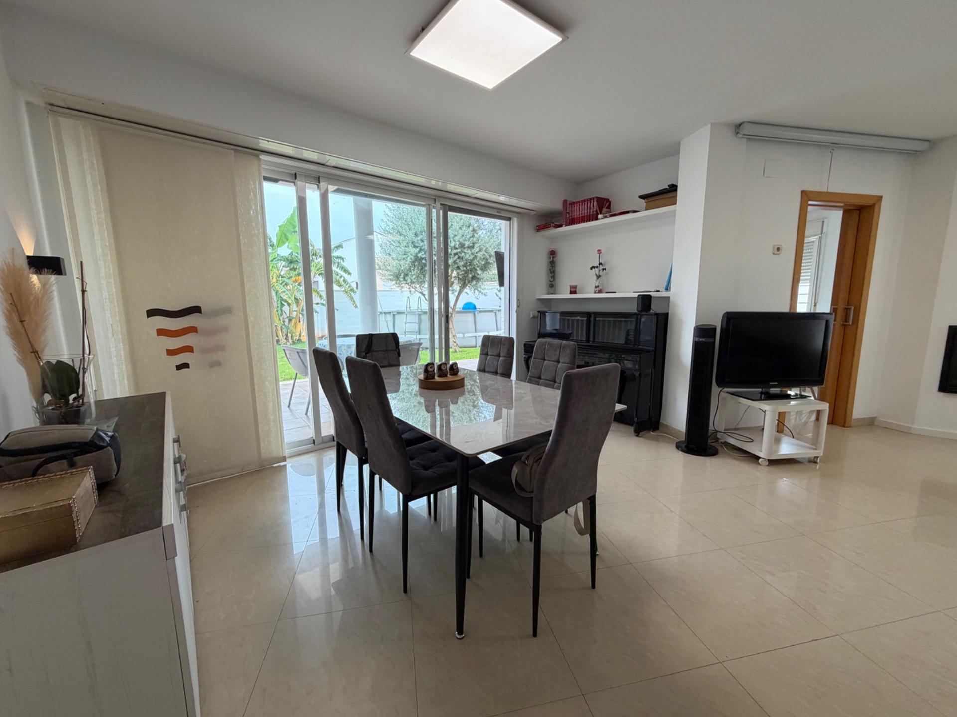 Villa te koop in La Pobla de Vallbona