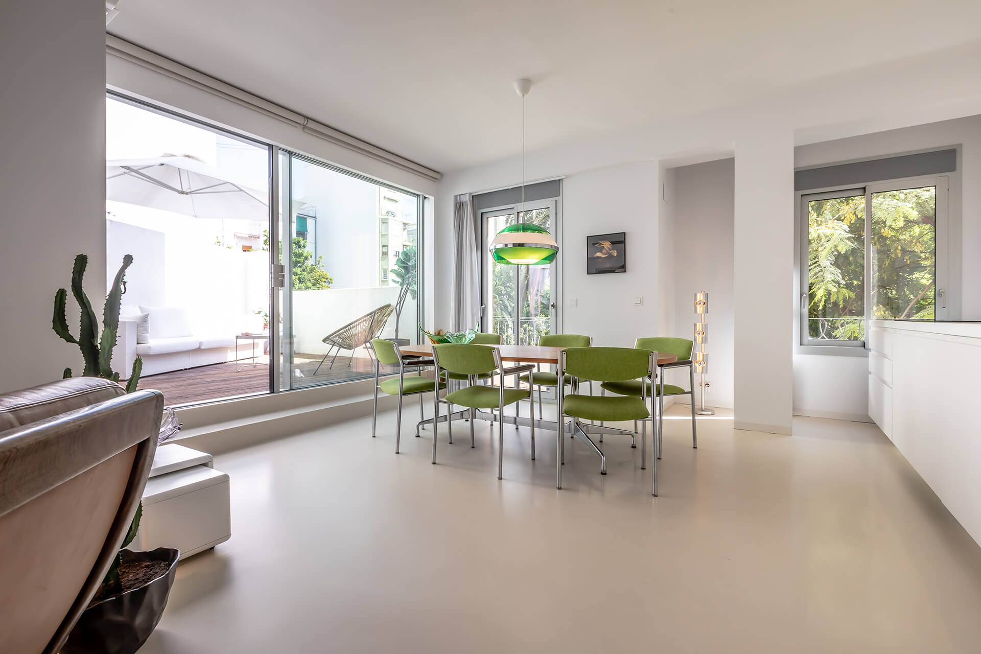 Gerenoveerd appartement met terras te koop in Valencia stad – Ruzafa