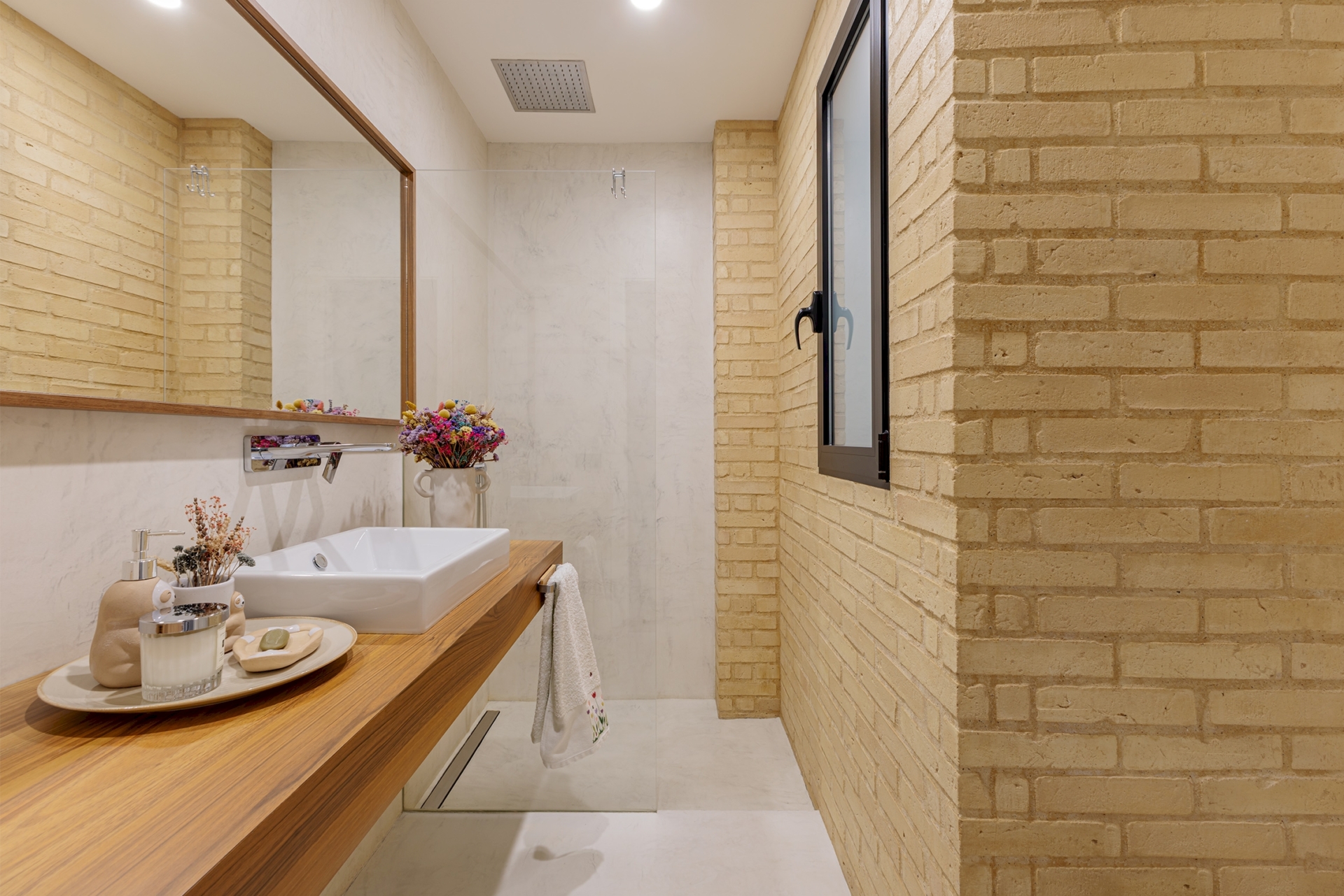 Gerenoveerd appartement te koop in Valencia stad – Gran Via