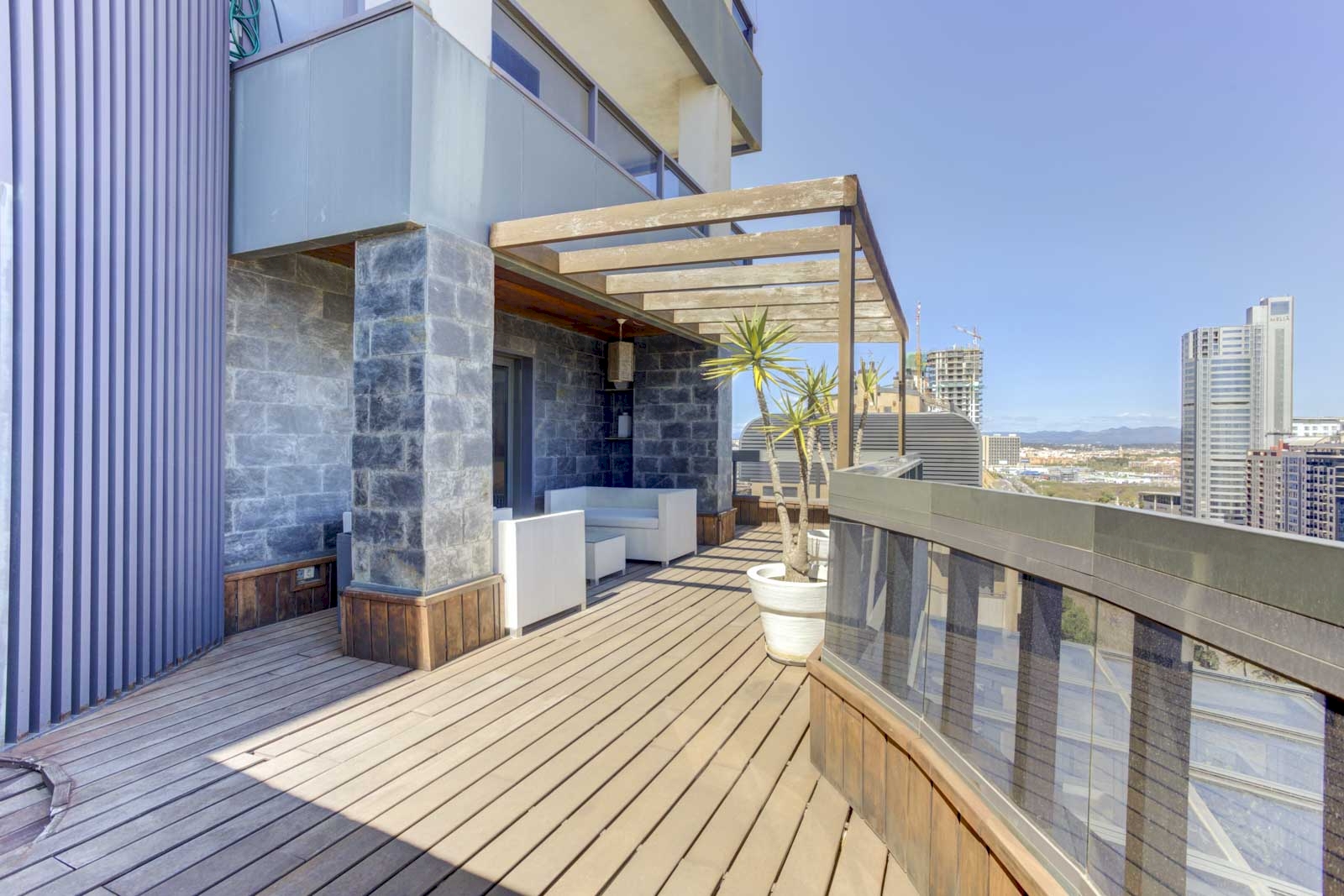 Penthouse met groot terras te koop in Valencia stad