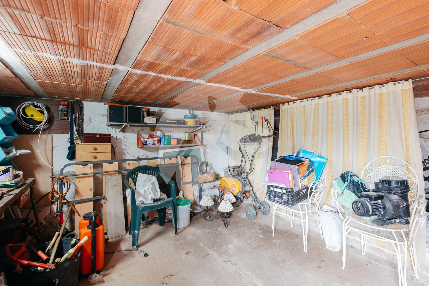 Villa met gastenverblijf te koop in Lliria