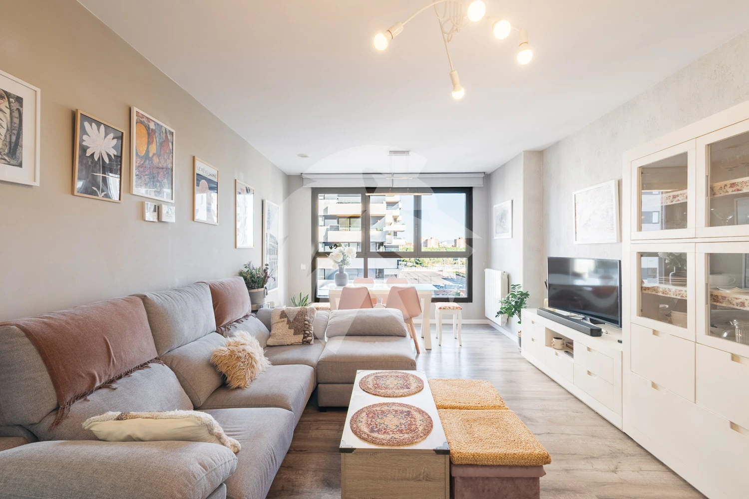 Appartement met zwembad en garage te koop in Valencia stad