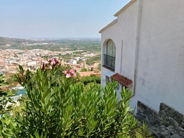 Villa te koop in Ador