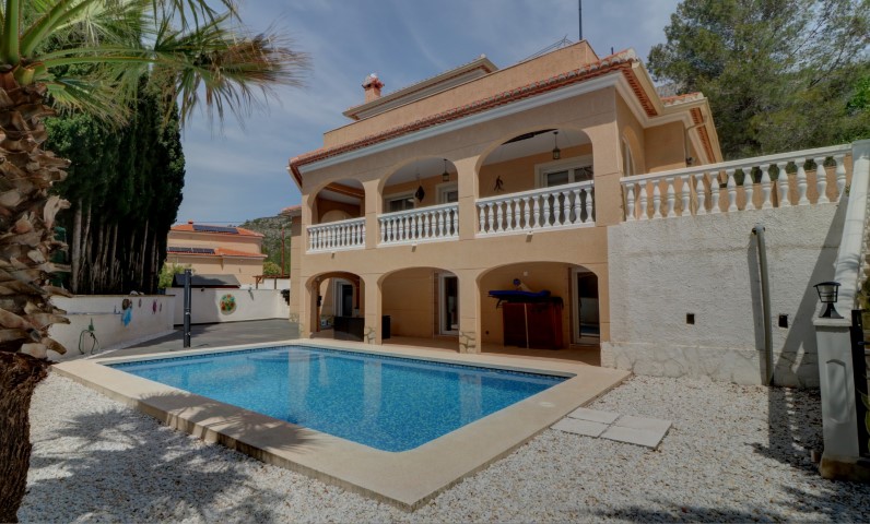 Villa te koop in La Drova